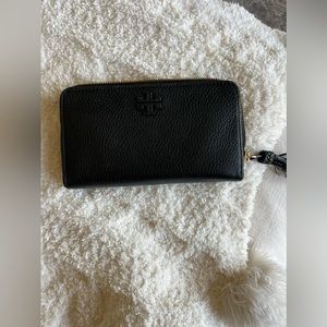 AUTHENTIC Tory Burch wallet